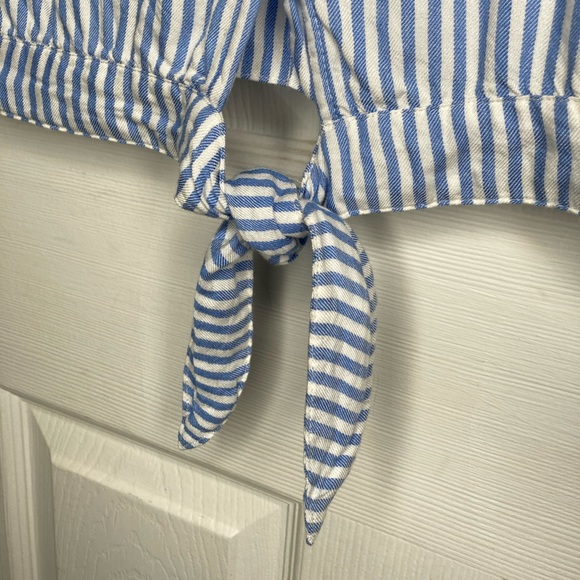 HOLLISTER Blue & White Stripe Button Crop Top - Picture 6 of 7